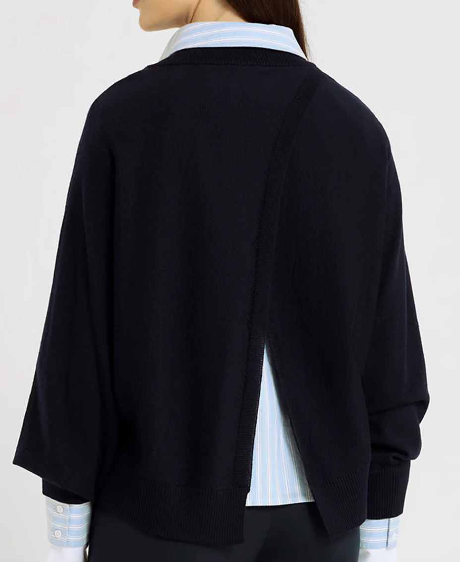 Pull John bleu nuit Hana San